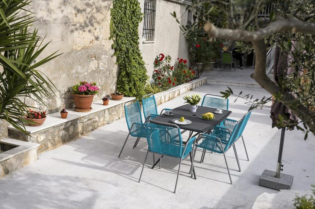 דירות ספליט Diocletian Garden Centar מראה חיצוני תמונה